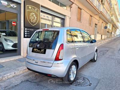 Lancia Musa Platino Ecochic GPL Argento usata Castellana Grotte