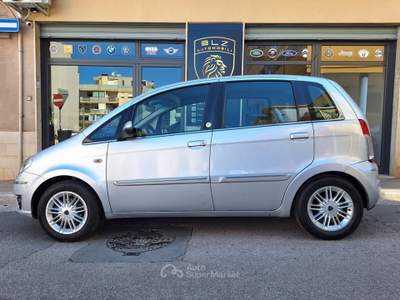 Lancia Musa Platino Ecochic GPL Argento usata Castellana Grotte