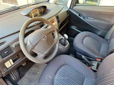 Lancia Musa Platino Ecochic GPL Argento usata Castellana Grotte