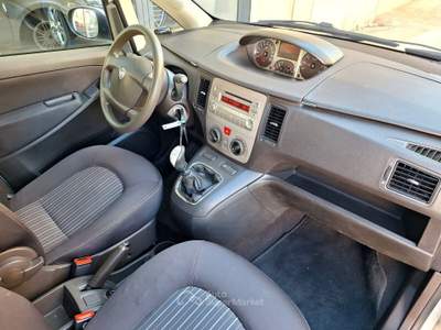 Lancia Musa Platino Ecochic GPL Argento usata Castellana Grotte