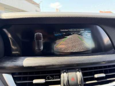 Alfa Romeo Stelvio 2.2 Turbodiesel 190 CV AT8 Q4 Business Verde usata Sesto San Giovanni