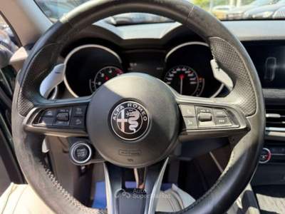 Alfa Romeo Stelvio 2.2 Turbodiesel 190 CV AT8 Q4 Business Verde usata Sesto San Giovanni