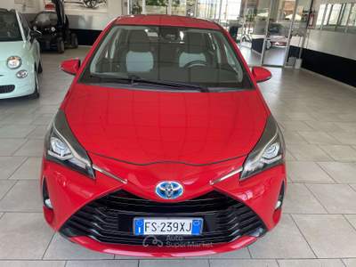 Toyota Yaris Yaris III 2017 5p 1.5h Active my18 - Nessun vincolo - Rosso usata COLOGNO MONZESE