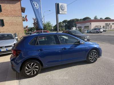 Volkswagen Polo Polo VI 2022 1.0 tgi Life 90cv Blu/Azzurro usata Gubbio