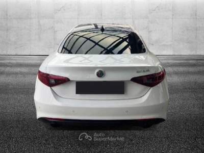 Alfa Romeo Giulia 2.0 Turbo 200 CV AT8 Sprint Bianco usata Pieve di Cento