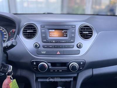 Hyundai i10 1.0 Benzina 66CV E6 Neo. Automatica - 2018 Rosso usata Roma