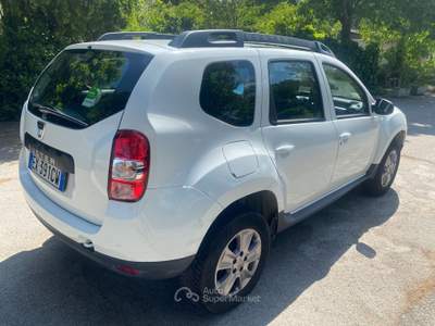 Dacia Duster 4x2 GPL Lauréate Bianco usata Ravenna