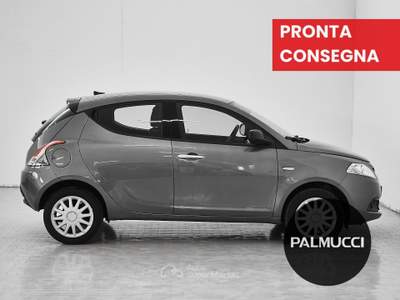 Lancia Ypsilon 1.0 FireFly 70cv Hybrid Silver Plus Grigio usata Prato