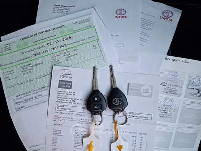Toyota iQ 1.4 DIESEL EURO5 PREZZO REALE NESSUN OBBLIGO DI FINANZIAMENTO GAR.12 MESI Argento usata Roma