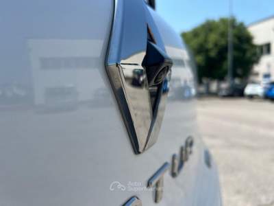 Renault Captur Plug-in Hybrid E-Tech 160 CV Intens Bianco usata Maserà di Padova