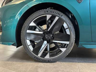 Peugeot 308 GT Hybrid 145 e-DCS6 aut. Verde usata Occhiobello