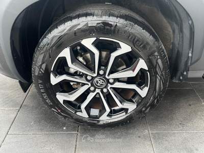 Toyota Yaris Cross 1.5H (116 CV) E-CVT Trend #sensoripark #telecamera #keyless Grigio usata Spinea