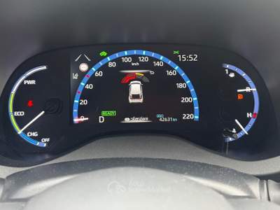 Toyota Yaris Cross 1.5H (116 CV) E-CVT Trend #sensoripark #telecamera #keyless Grigio usata Spinea