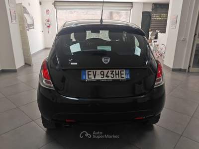Lancia Ypsilon Ypsilon 1.2 8v Gold ecochic Gpl 69cv E6 Nero usata Striano