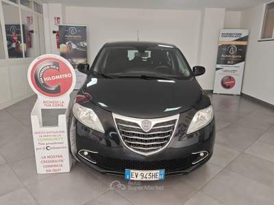 Lancia Ypsilon Ypsilon 1.2 8v Gold ecochic Gpl 69cv E6 Nero usata Striano