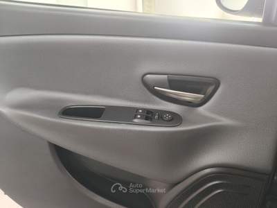 Lancia Ypsilon Ypsilon 1.2 8v Gold ecochic Gpl 69cv E6 Nero usata Striano