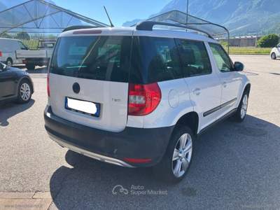 Skoda Yeti Yeti 1.2 TSI Ambition Bianco usata Scurelle