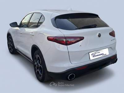 Alfa Romeo Stelvio  2.2 t Sport Tech rwd 160cv auto Bianco usata Sant'Anastasia