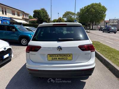 Volkswagen Tiguan 2.0 TDI DSG Style BMT Bianco usata Mirano