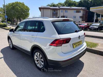 Volkswagen Tiguan 2.0 TDI DSG Style BMT Bianco usata Mirano