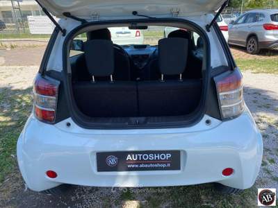 Toyota iQ 1.0 Bianco usata Latina