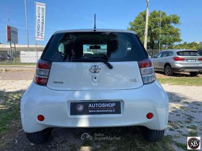 Toyota iQ 1.0 Bianco usata Latina