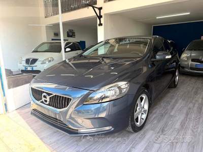 Volvo V40 Kinetic usata Arezzo