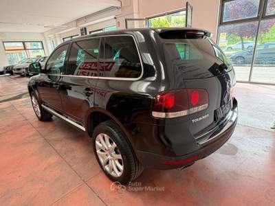 Volkswagen Touareg 4X4 CAMBIO AUT. Km 131.707 Dies usata Montelabbate