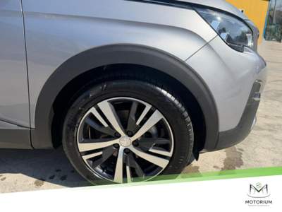 Peugeot 3008 3008 1.5 bluehdi Allure s&amp;s 130cv eat8 Grigio usata Santa Maria a Vico