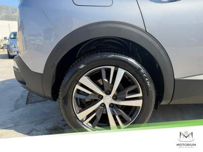 Peugeot 3008 3008 1.5 bluehdi Allure s&amp;s 130cv eat8 Grigio usata Santa Maria a Vico