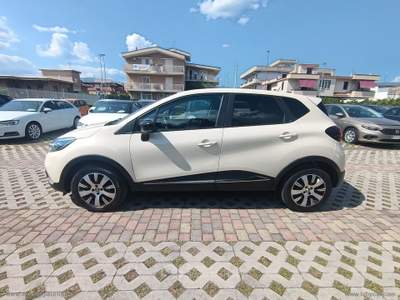 Renault Captur Captur TCe 12V 90 CV Business Beige usata Cimitile