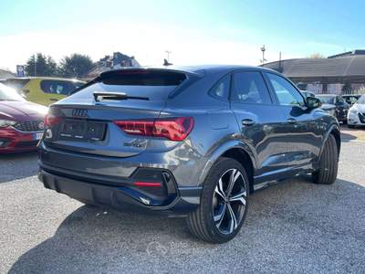 Audi Q3 SPB 35 2.0 TDI 150CV Identity Black S-tronic S-Line Grigio usata TORINO