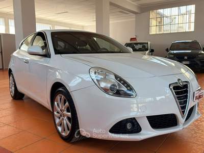 Alfa Romeo Giulietta Distinctive Bianco usata Vercelli