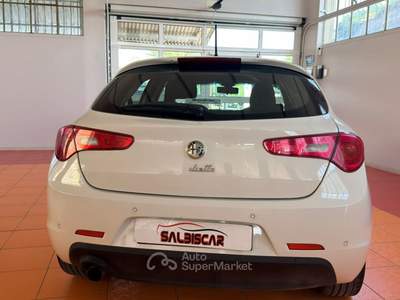 Alfa Romeo Giulietta Distinctive Bianco usata Vercelli