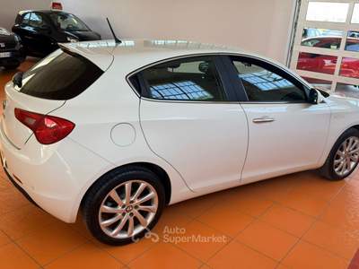 Alfa Romeo Giulietta Distinctive Bianco usata Vercelli