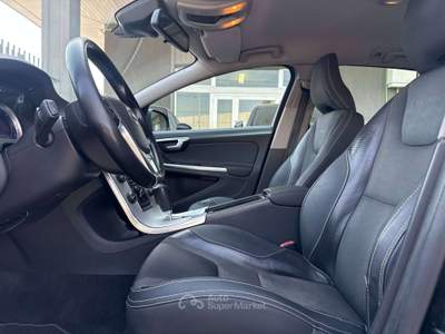 Volvo V60 2.0 d4  R-design geartronic Nero usata Lallio