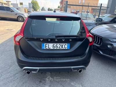 Volvo V60 2.0 d4  R-design geartronic Nero usata Lallio