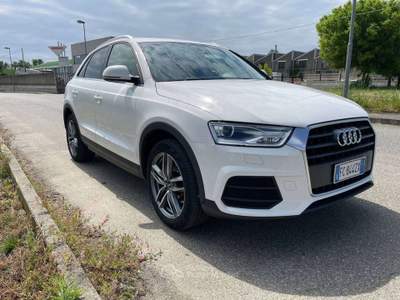 Audi Q3 Q3 I 2015 2.0 tdi Business 120cv Bianco usata Torino