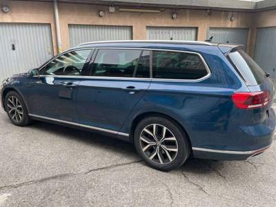 Volkswagen Passat PASSAT VARIANT EXECUTIVE 2.0 TDI 150 CV DSG Blu/Azzurro usata Torino