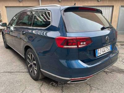 Volkswagen Passat PASSAT VARIANT EXECUTIVE 2.0 TDI 150 CV DSG Blu/Azzurro usata Torino