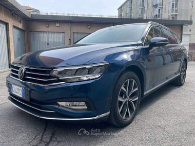 Volkswagen Passat PASSAT VARIANT EXECUTIVE 2.0 TDI 150 CV DSG Blu/Azzurro usata Torino