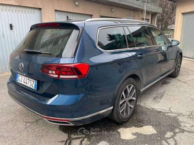 Volkswagen Passat PASSAT VARIANT EXECUTIVE 2.0 TDI 150 CV DSG Blu/Azzurro usata Torino