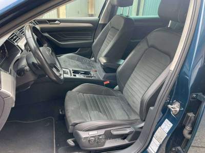 Volkswagen Passat PASSAT VARIANT EXECUTIVE 2.0 TDI 150 CV DSG Blu/Azzurro usata Torino