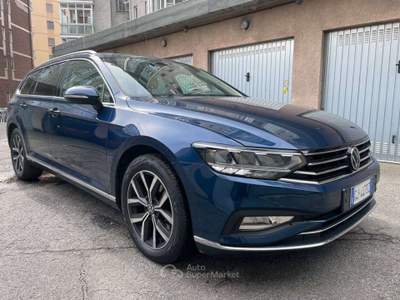 Volkswagen Passat PASSAT VARIANT EXECUTIVE 2.0 TDI 150 CV DSG Blu/Azzurro usata Torino