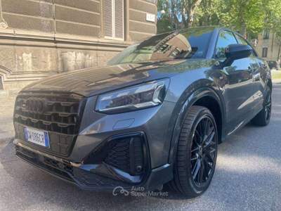 Audi Q2 Q2 I 2021 35 2.0 tdi Identity Black quattro s-tronic Grigio usata Torino