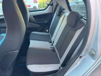 Toyota Aygo 1.0 68cv Lounge connect m-mt Grigio usata Cernusco sul Naviglio
