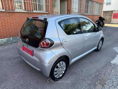 Toyota Aygo 1.0 68cv Lounge connect m-mt Grigio usata Cernusco sul Naviglio