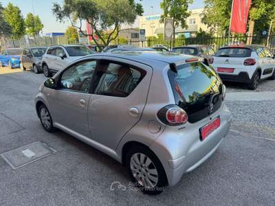 Toyota Aygo 1.0 68cv Lounge connect m-mt Grigio usata Cernusco sul Naviglio
