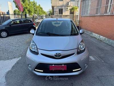 Toyota Aygo 1.0 68cv Lounge connect m-mt Grigio usata Cernusco sul Naviglio