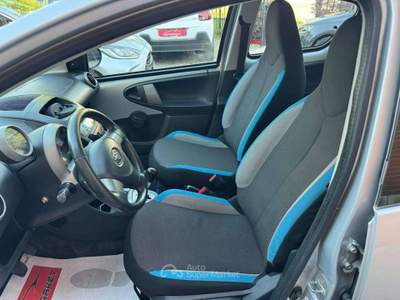 Toyota Aygo 1.0 68cv Lounge connect m-mt Grigio usata Cernusco sul Naviglio